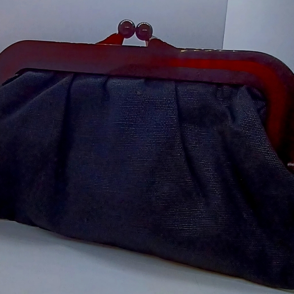 Vintage hand held clutch purse. - Picture 2 of 7